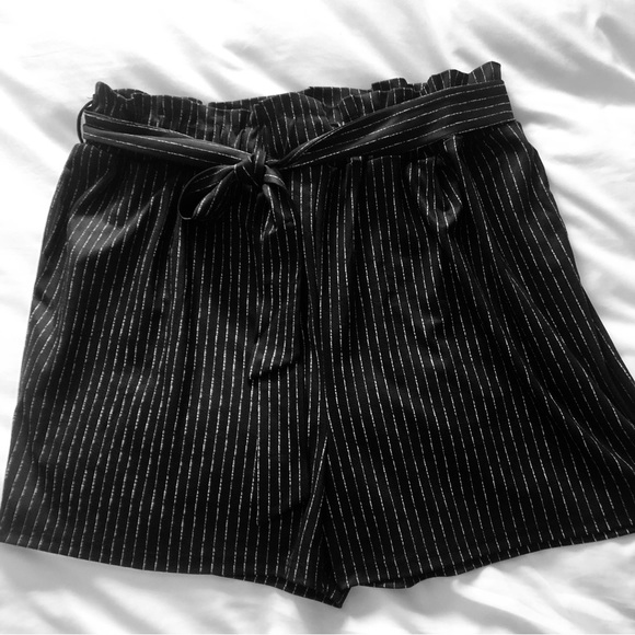 Plus 24 Wide leg paper bag waist belted Black/White Striped Shorts - Picture 9 of 13